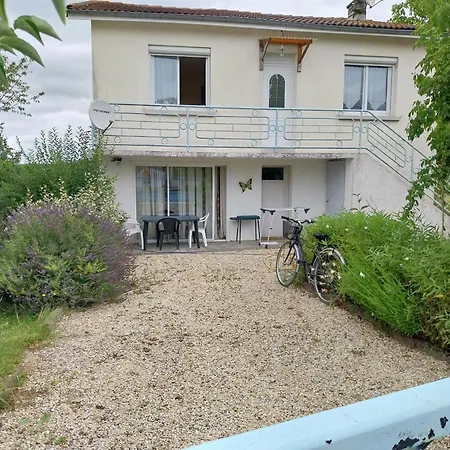 Le Cluzelet Vakantiehuis Jonzac